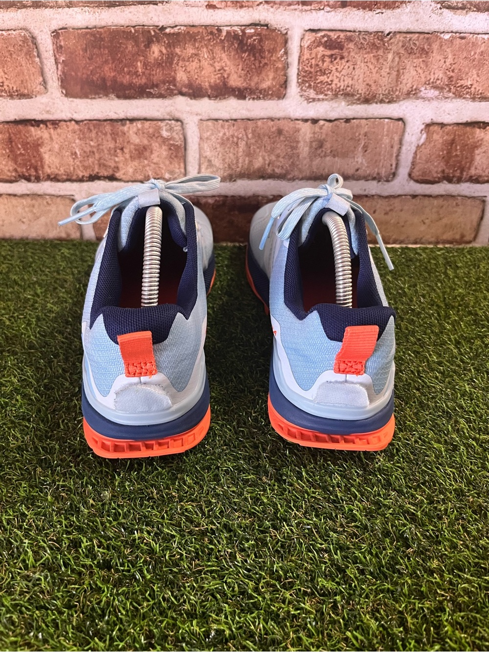 Altra - Picture 4 of 6